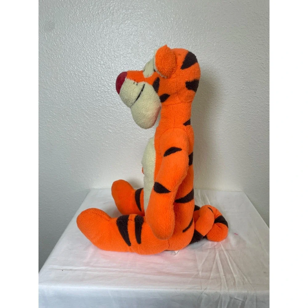 Disney Tigger Plush Kids Medium Orange Excellent‎ Winnie the Pooh Stuffed Animal